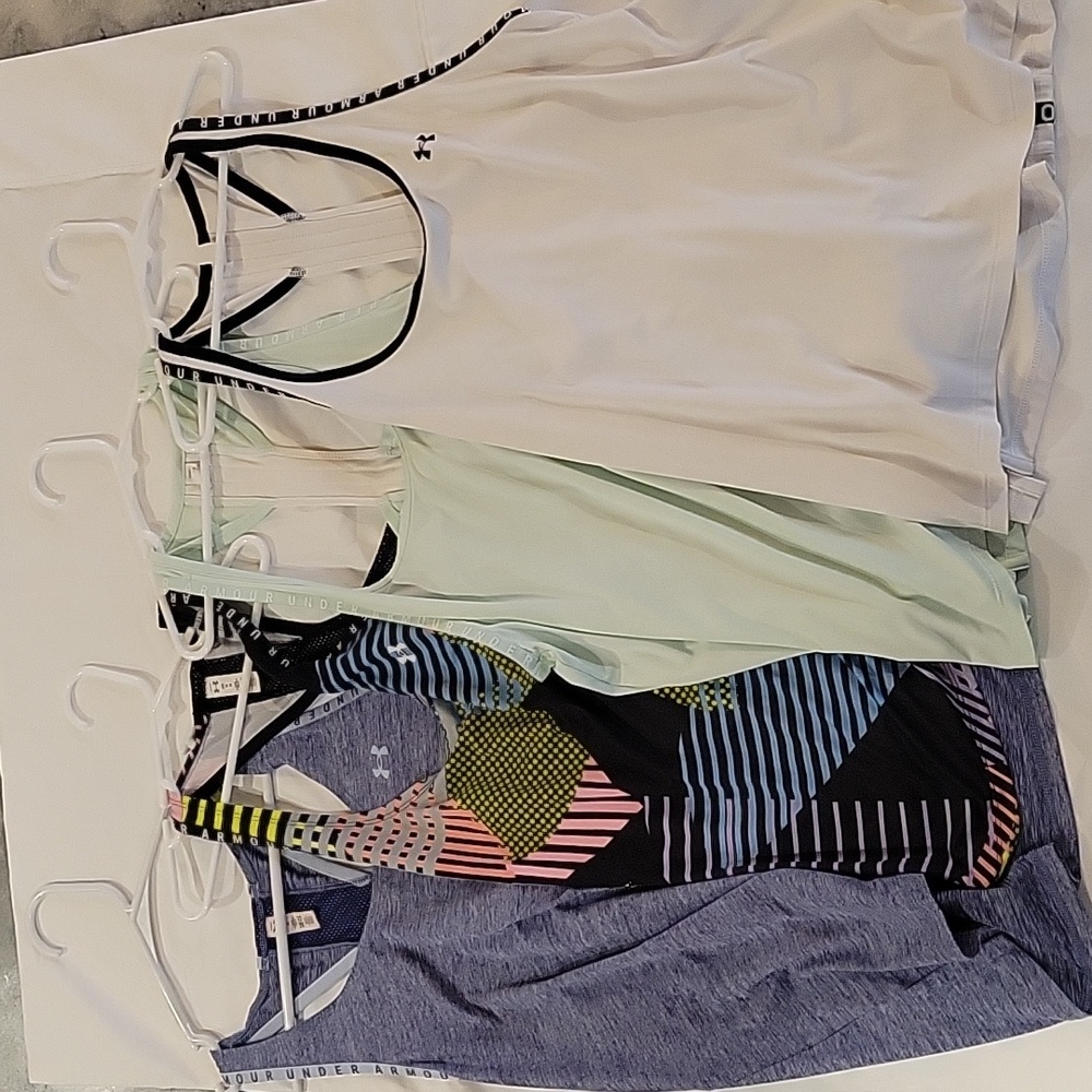 Bundle of 4 Under Armour Heat Gear Tanks